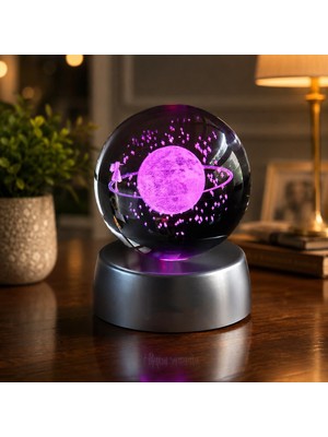 Hediyesahibi 3D Satürn Kız Samanyolu Işıklı Kristal Küre 8cm*6cm