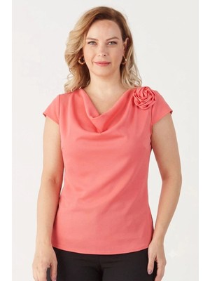 Moda Berray 4380 Mercan Gül Aksesuarlı Saten Degaje Yaka Şık Bluz