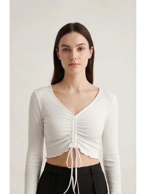 Lux Store Kadın Beyaz Uzun Kollu Büzdürme Bağcık Detaylı Crop Top Bluz – Şık, Rahat Kolay Kombinlenebilir