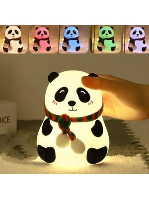 Eco Lounge 5 Farklı Renk Modlu Panda Figürlü Pofuduk LED Gece Lambası–yumuşak Dokulu Çocuk Odası ve Dekoratif Şarjlı Ortam Işığı