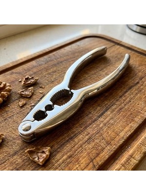 Paslanmaz Çelik Ceviz, Fındık ve Badem Kıracağı Pense Şeklinde | Ağır ve Yüksek Kaliteli Malzeme | Dayanıklı & Ergonomik Ceviz ve Fındık Kırıcı 17 cm EA047