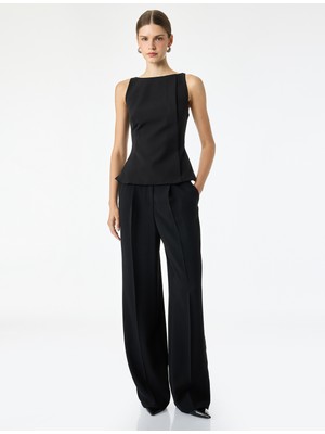 Koton Slim Fit Bisiklet Yaka Kolsuz Peplum Bluz