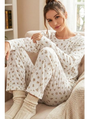 Siyah İnci Ekru Çiçek Desenli Pamuklu Fitilli Kaşkorse Örme Pijama Takım