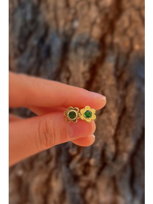 Erer Gümüş Gümüş Yeşil Taşlı Çiçek Model Küpe