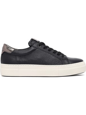 Derimod Kadın Siyah Bağcıklı Kalın Tabanlı Deri Sneaker AF320002DF
