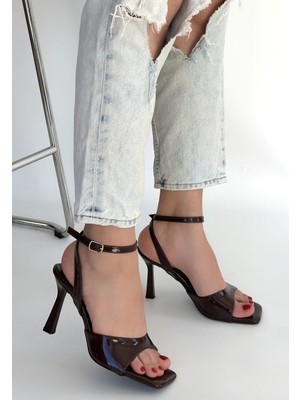 DMR Elegance Soha Kahverengi Rugan Topuklu Bilekten Kemerli Ayakkabı