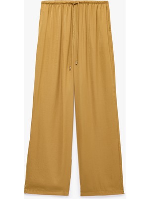Koton Aerobin Kumaş Straight Fit Cepli Düz Geniş Paça Saten Pantolon