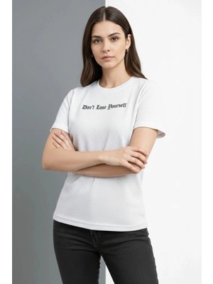 İlk El Grup Kadın Wafıl Kumaş Tişört Regular Kalıp Bisiklet Yaka Baskılı T-Shirt - Beyaz