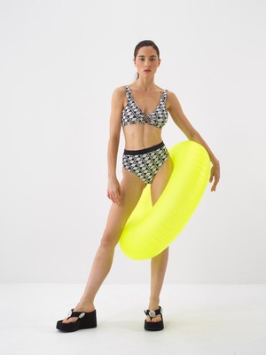 Xint Kadın Siyah Formunu Koruyan Regular Fit Bikini Altı