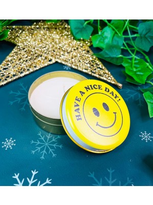 Belirtilmemiş Giftmoda Günler Dilerim Tasarımlı Kokulu Teneke Mum Ürünü Sitede Gör (Beyaz)