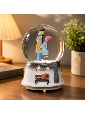 Keyfim Shop Romantik Çift Figürlü Büyük Boy Püskürtmeli Işıklı Müzikli Kar Küresi