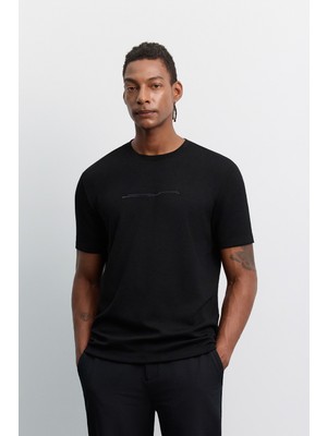 AVVA Erkek Siyah Bisiklet Yaka Parlak Rubber Baskılı İnterlok Regular Fit T-Shirt A62Y1031