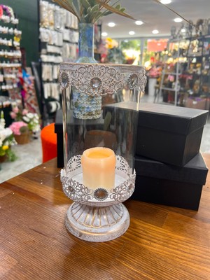 Sedosh Home Vision Vintage Taşlı Eskitme Beyaz Metal Camlı Şamdan Mumluk - 25 cm