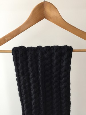 Mora Knit Atkı El Örgüsü % 100 Saf Yün Siyah Atkı