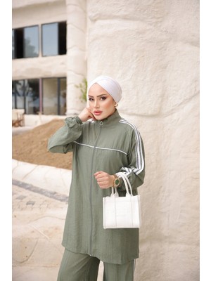 MİMİ LUXURY WEAR Kadın Şeritli Spor Tesettür Ikili Takım Dik Yaka Fermuarlı Tunik ve Pantolon Seti  542