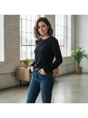 Bonbon Kadın Kadife Kumaş Uzun Kollu Siyah Renk Bluz BB2775