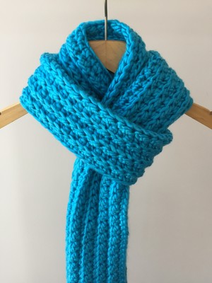 Mora Knit Atkı El Örgüsü Yünlü Parlak Cam Göbeği Atkı
