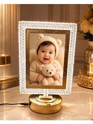 Saray Foto Kişiye Özel Fotoğraflı Kristal Dikdörtgen Çerçeveli LED Masa Lambası-Gold Tabanlı 13X18 cm Dekoratif Hediye