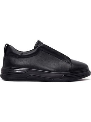 Derimod Erkek Siyah Kalın Tabanlı Deri Sneaker WM828002DV