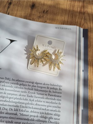 Xuping Jewelry Güneş Figürlü Zirkon Taşlı Altın Kaplama – Kadın Çelik Küpe