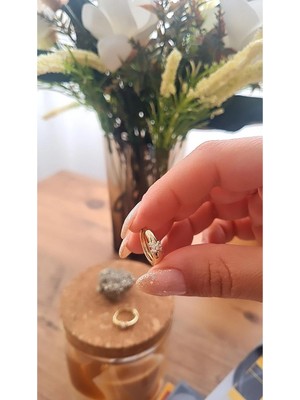 Shesra Özel Seri Gold Taşlı Halka Küpe