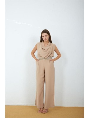 Neşeli Butik Kadın Bej Degaje Yaka Kemerli Kolsuz Geniş Paça Tulum NBMY4030
