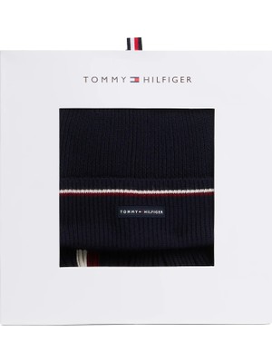 Tommy Hilfiger Erkek Lacivert Tommy Hilfiger Rubberised Logo Beanie And Scarf Gift Set Lacivert Erkek Atkı Bere Seti