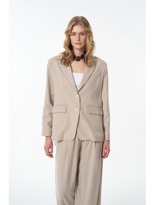 Quzu Sırtı Pencere Yırtmaçlı Blazer Ceket