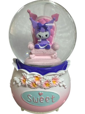 Zemira Kuromi Sweet Oturan Müzikli Işıklı Püskürtmeli Büyük Boy Kar Küresi