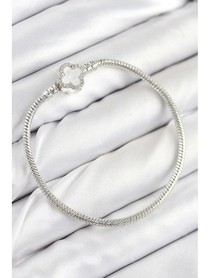 Ozkr Store Pirinç Charm Zirkon Taşlı Yonca Model Gümüş Renk Kadın Bileklik