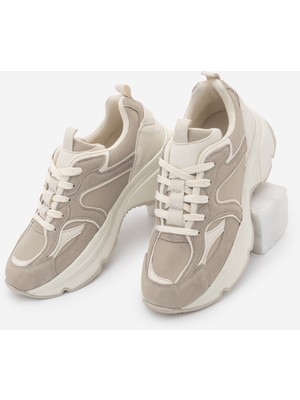 Marjin Kadın Sneaker Yüksek Kalın Taban Çok Parçalı Bağcıklı Spor Ayakkabı Merita Bej Süet
