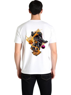 PayBuy Kaykayda Uçan Astronot Baskılı Erkek Tişört