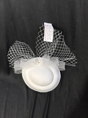 BBA Tulle Store Tüllü Tüylü Fascinator Şapka Nikah Kına Mezuniyet Kokteyl Balo Yılbaşı Aksesuarı Nikah Şapkası Fileli Fascinator Gelin Saç Tokası Düğün Nişan Söz Fotoğraf Çekimi Aksesuarı Beyaz Tüllü Fascinator