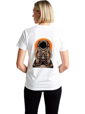 PayBuy Kadın Grafik Baskılı Astronot Dj Konsolu Tişört %100 Pamuk Rahat Kesim Kısa Kol Yuvarlak Yaka Günlük