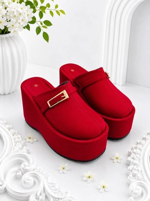 Dabab Shoes Nara Kadın Kırmızı Sıcak Kürklü Gold Tokalı Kapalı Burun Dolgu Topuklu Platform Terlik