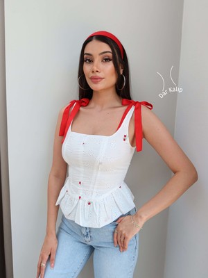 Esra Helvacı Nakış Işlemeli Bluz