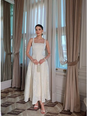 Esra Helvacı Çiçek Desenli Astarlı Askılı Maxi Boy Elbise