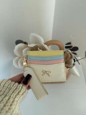 Laletto Bags Kadın Fiyonk Detaylı Anahtarlıklı Parlak Suni Deri Kartlık