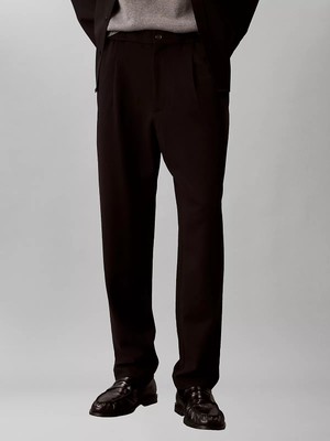 Calvin Klein Erkek Paçaları Daralan Normal Kalıp Pileli Ince ve Esnek Kumaşlı Siyah Pantolon LV04LF607G-UB1