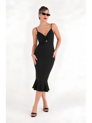 Moviment Kadın Siyah Bodycon Midi Elbise | Ince Askılı V Yaka | Cut Out Dekolte Detaylı Volanlı Etek | Scuba Krep Örme Kumaş | Vücuda Oturan Şık Davet Gece Öze