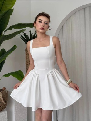 Siyah Fiyonk Detaylı Mini Elbise