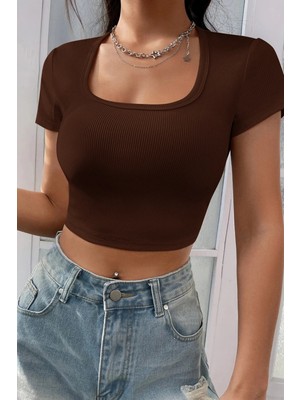 Hace Bazaar Marsilyan- Kadın Kahverengi Yarım Kol Düz Yaka Crop Top Bluz