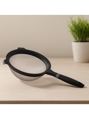 Tel Süzgeç 16 cm (650 Ml) Plastik Saplı