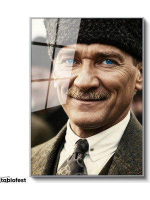 Tablofest Gümüş Renk Metal Çerçeveli Tamperli Cam Tablo Atatürk Kalpaklı Gülümseyen Yüz Atatürk Tablosu Duvar Dekoru