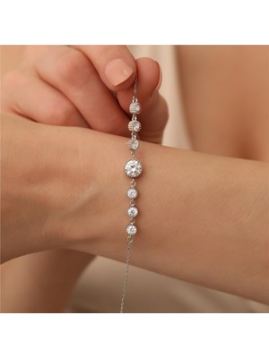 Nox Jewelry 925 Ayar Gümüş Yuvarlak Zirkon Taşlı Zincir Bileklik - CBS00103