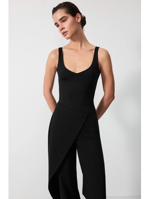 Vatkalı V yaka basic bodysuit