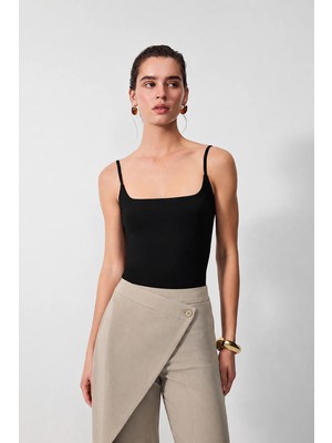 Vatkalı Kare yaka bodysuit