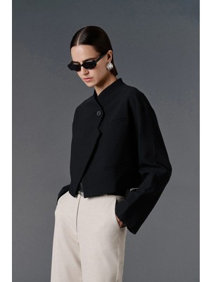 Vatkalı Diagonal Crop Blazer Ceket