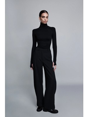 Vatkalı Aksesuar düğmeli relaxed fit pantolon