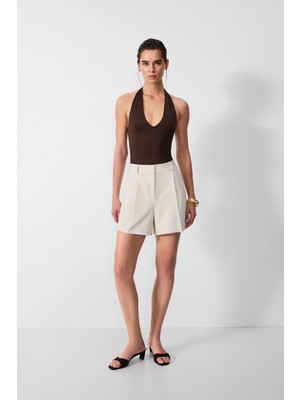 Vatkalı Pensli Loose Fit Mini Şort